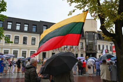 Valstybės dienos renginiai Panevėžyje prasidėjo šv. Mišiomis už Lietuvą Kristaus Karaliaus katedroje.