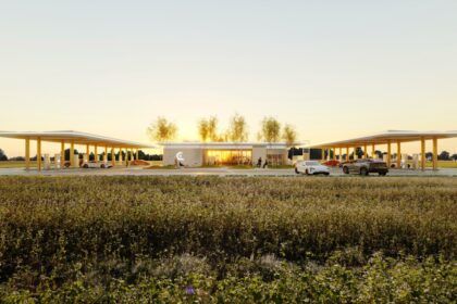 Šalia Panevėžio aplinkkelio, ten, kur kirtusi Bliūdžių kaimą Pušaloto gatvė įsiremia į vadinamąjį turbožiedą, dar šiemet planuojama pradėti didžiausios Lietuvoje elektromobilių įkrovos stoties statybas.