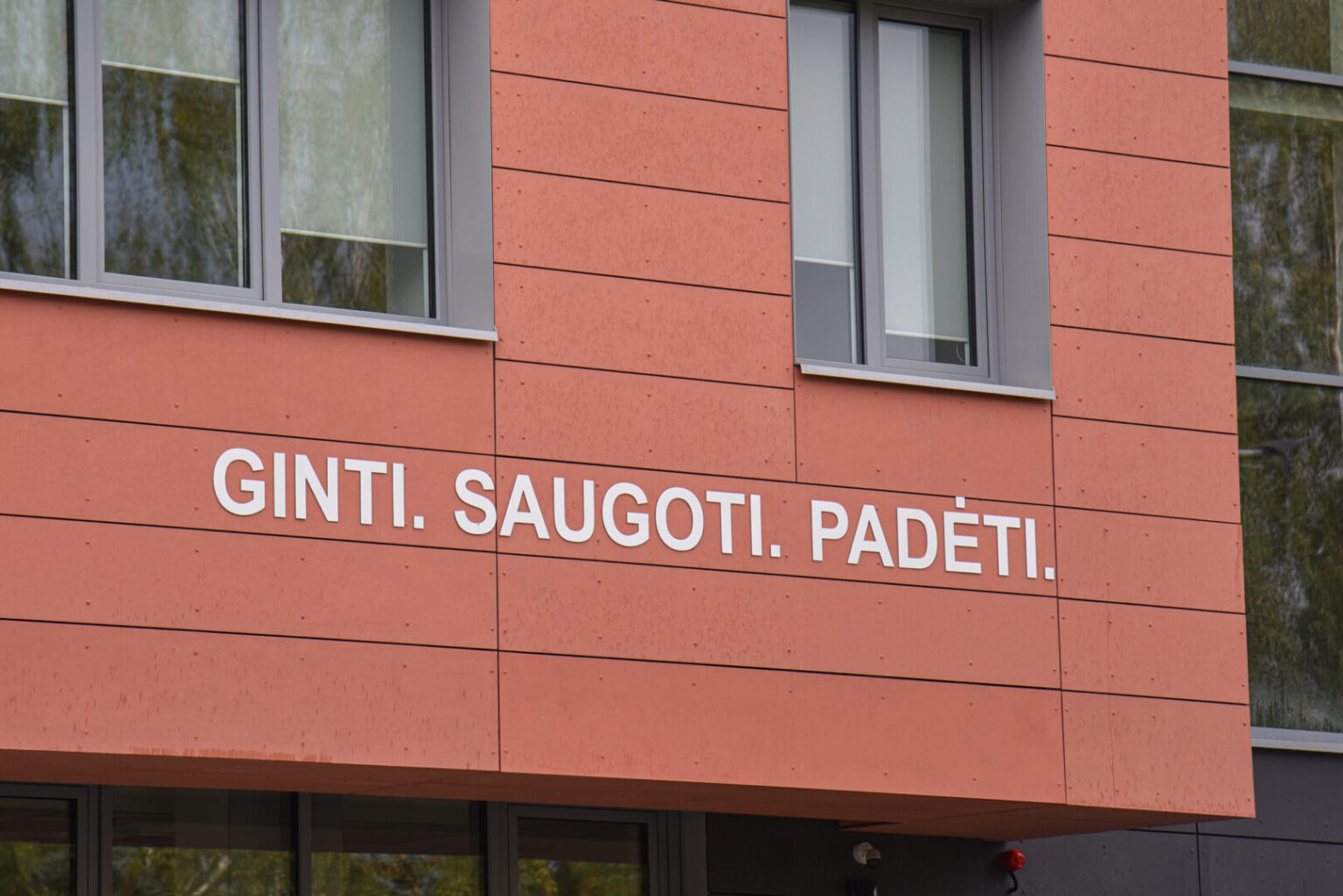 Policijos pareigūnai ėmėsi išpainioti turto pasisavinimo istoriją, prasidėjusią dar vasarą.