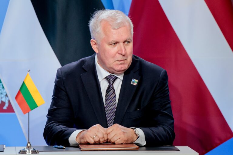 Atsistatydinantis krašto apsaugos ministras Arvydas Anušauskas sako iš premjerės Ingridos Šimonytės sulaukęs pasiūlymo užleisti šį postą kitam politikui.