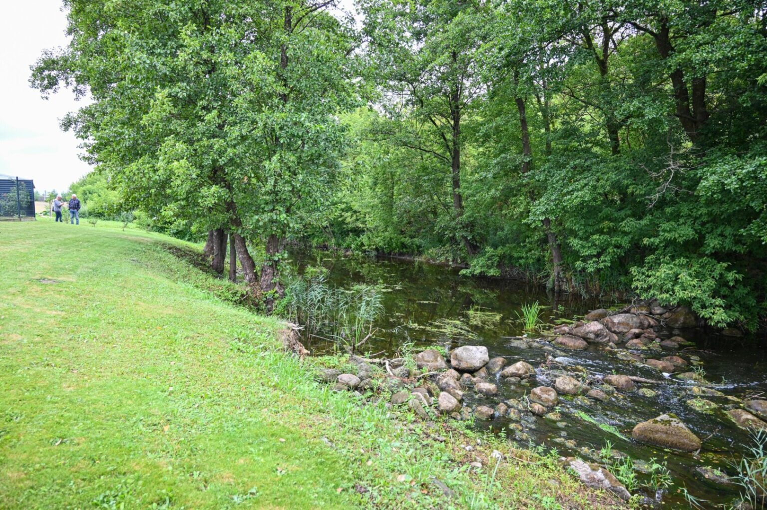 Daugybę metų kovęsi, kad į Berčiūnų maudyklą būtų grąžinti iš jos išgabenti akmenys, dabar berčiūniečiai kaunasi dėl privažiavimo prie jos.
