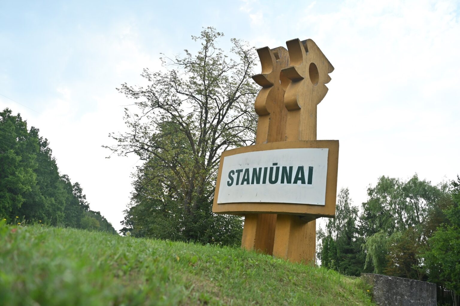 Ką bendro Staniūnų gyvenvietė turi su gaidžiais? Ar jūs tikrai norite gyventi gaidyne?