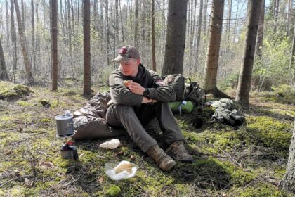 Nenustebkite kažkur pusiaukelėje palei vieškelį ar asfaltuotą kelią, miške ar kur laukuose sutikę žingsniuojantį panevėžietį Mantą Mažeiką.