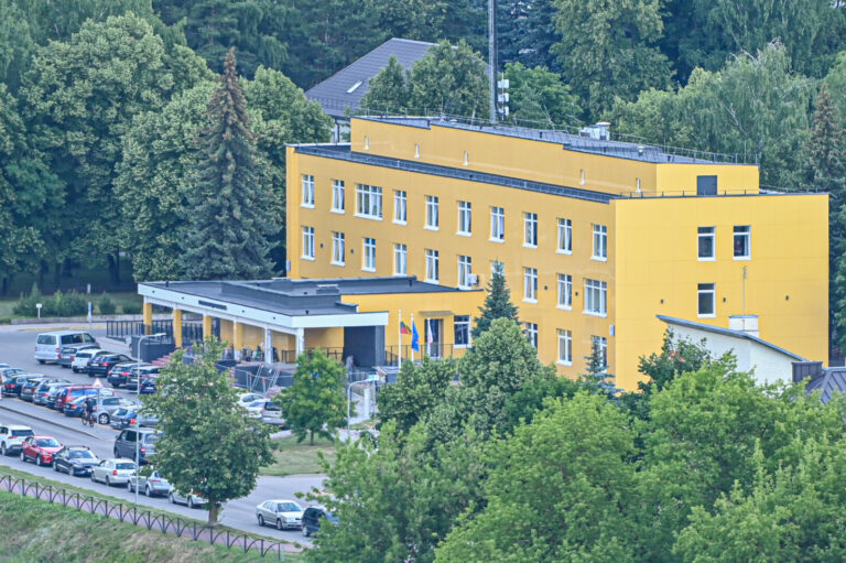Gydytojai Panevėžyje tapo nebepasiekiami. Skausmus kenčiantį 64-erių panevėžietį echoskopuotojas priims anksčiausiai po mėnesio, širdies gydytojas – po pusmečio.