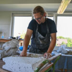 Į Panevėžį sugrįžo vienas įspūdingiausių ir jau tradicija tapusių renginių – tarptautinis keramikos simpoziumas, viliojantis menininkus į Aukštaitijos sostinę atvykti iš tolimiausių pasaulio kampelių. Šiemet į simpoziumą atrinkti aštuoni kūrėjai iš septynių šalių.