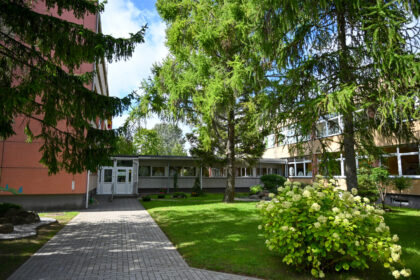 Panevėžio kurčiųjų ir neprigirdinčiųjų pagrindinė mokykla trisdešimtmetį pasitinka stipriai nukraujavusi.