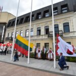Šiandien prie Panevėžio miesto savivaldybės vyko iškilminga teatralizuota vėliavos kėlimo ceremonija, skirta Aukštaitijos sostinės gimtadieniui paminėti.