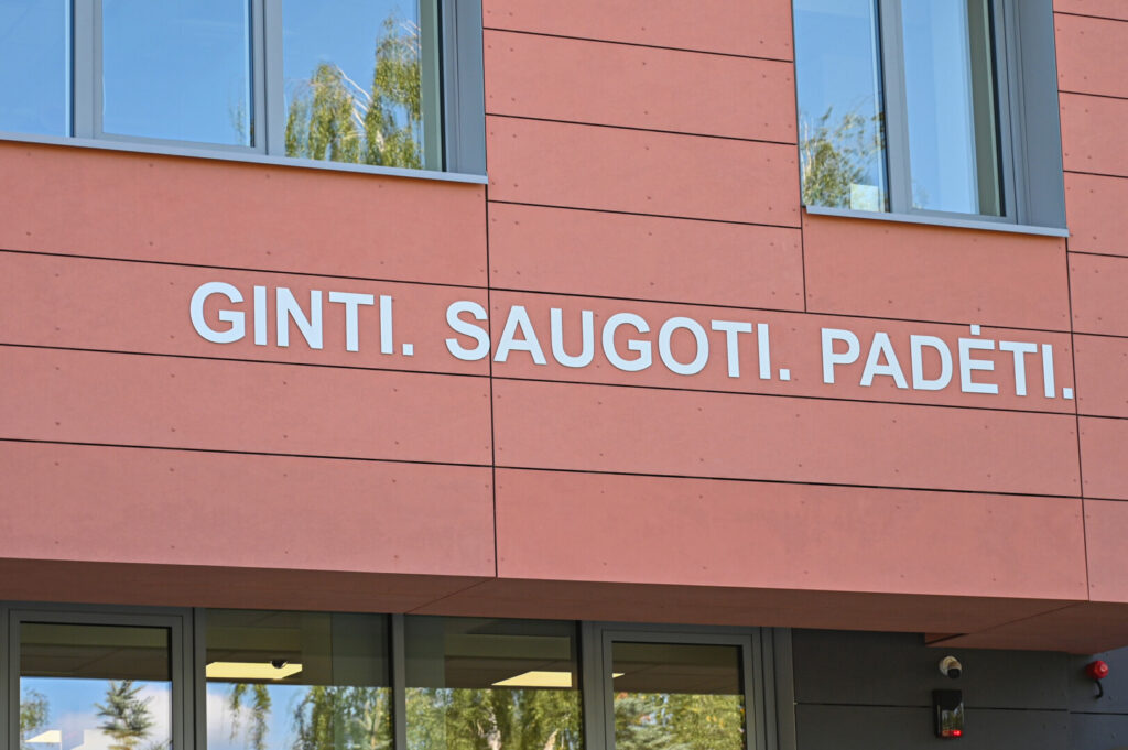 Po tariamo policininko skambučio moteris Panevėžyje neteko tūkstančių.