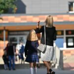 Panevėžyje būsimų pirmokų tėvai laukia žinių, ar jų atžala pateks į pasirinktą mokyklą. Aukštaitijos sostinėje šįmet susiklostė unikali situacija, kad mokyklos, kasmet sutraukdavusios daugiausia vaikų, formuoja tik po tris pirmokų klases.