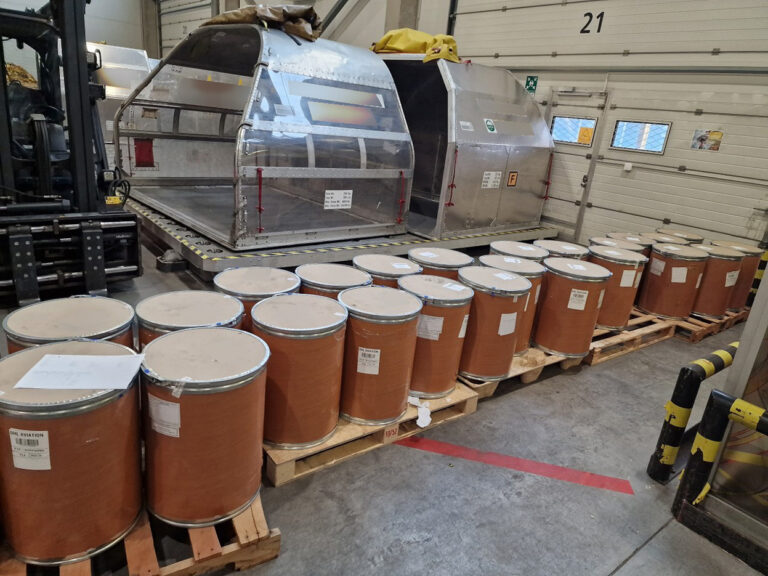 Vilniuje, vienos įmonės patalpose spalio 20 d. sulaikyta iš užsienio vežta siunta, kurioje buvo beveik 500 kg kvaišalų – mefedrono.