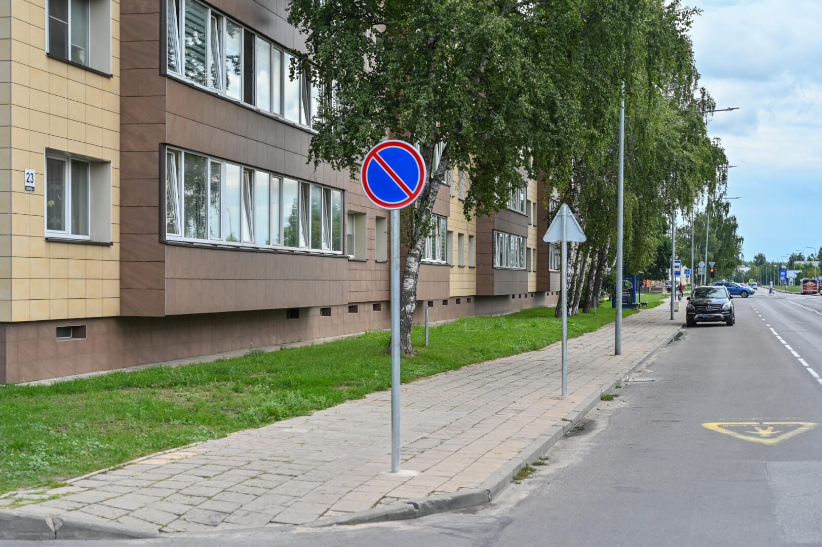 Panevėžyje daugėja gatvių, kurios paliekamos tik važiuojančiam transportui. Prieš kurį laiką automobilių statymas apribotas Beržų gatvėje ties 23-iuoju namu, taip pat Ateities, Algirdo bei kitose judriose miesto gatvėse. G. KARTANO nuotr.