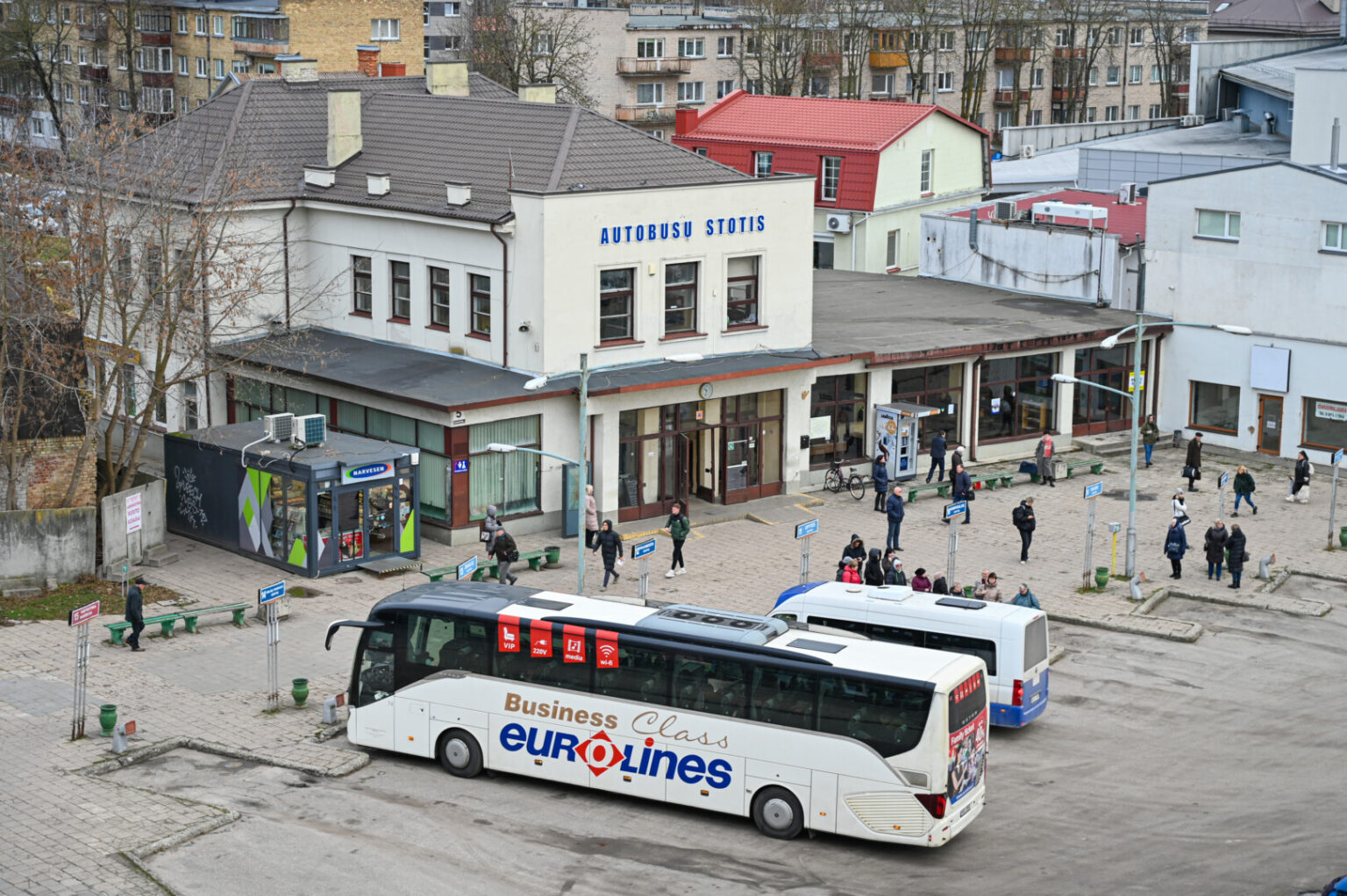 Būsimai Panevėžio autobusų stočiai jau uždengus stogą, miesto Savivaldybė imasi planuoti ir senosios pastato rekonstrukciją bei skvero greta jo įrengimą.