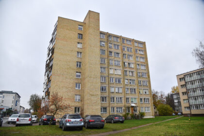 Panevėžyje ne vieno daugiabučio bendrijos pirmininkė, įmonės Panevėžio butų ūkio inžinierė Vitalija Valkūnienė vėl varsto teismų duris.