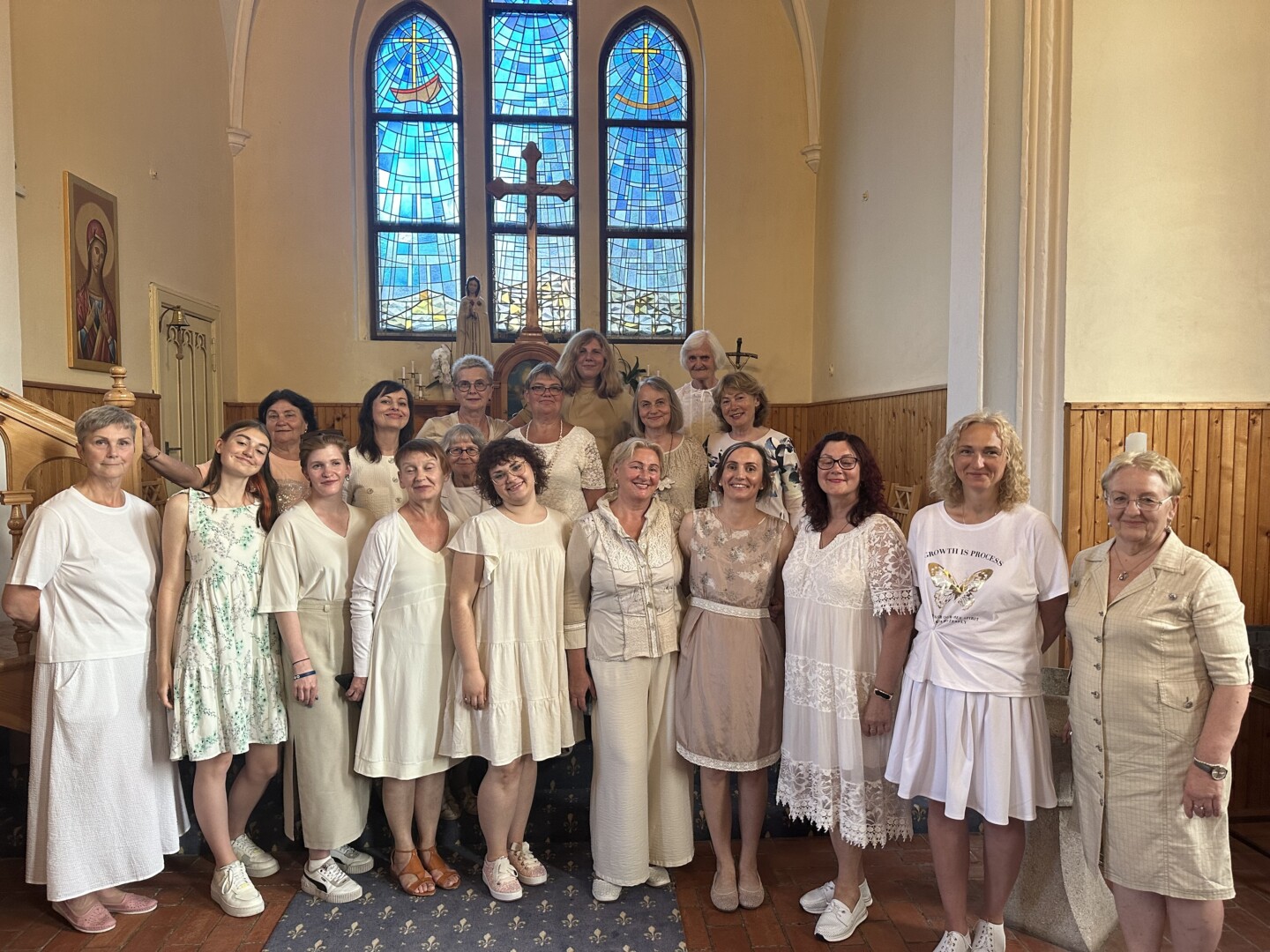 Beatričės Šimaitytės suburtą chorą lanko daugiau nei dvi dešimtys nuolatinių choristų. Jauniausiai – 16, o vyriausiai – per 80 metų. B. Šimaitytės asmeninio archyvo nuotr.