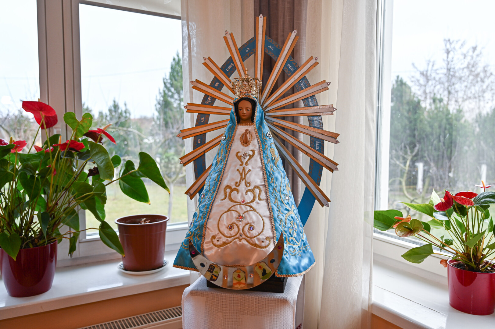 Ši Dievo Motinos statula vienuolių atsivežta iš Argentinos. P. ŽIDONIO nuotr.