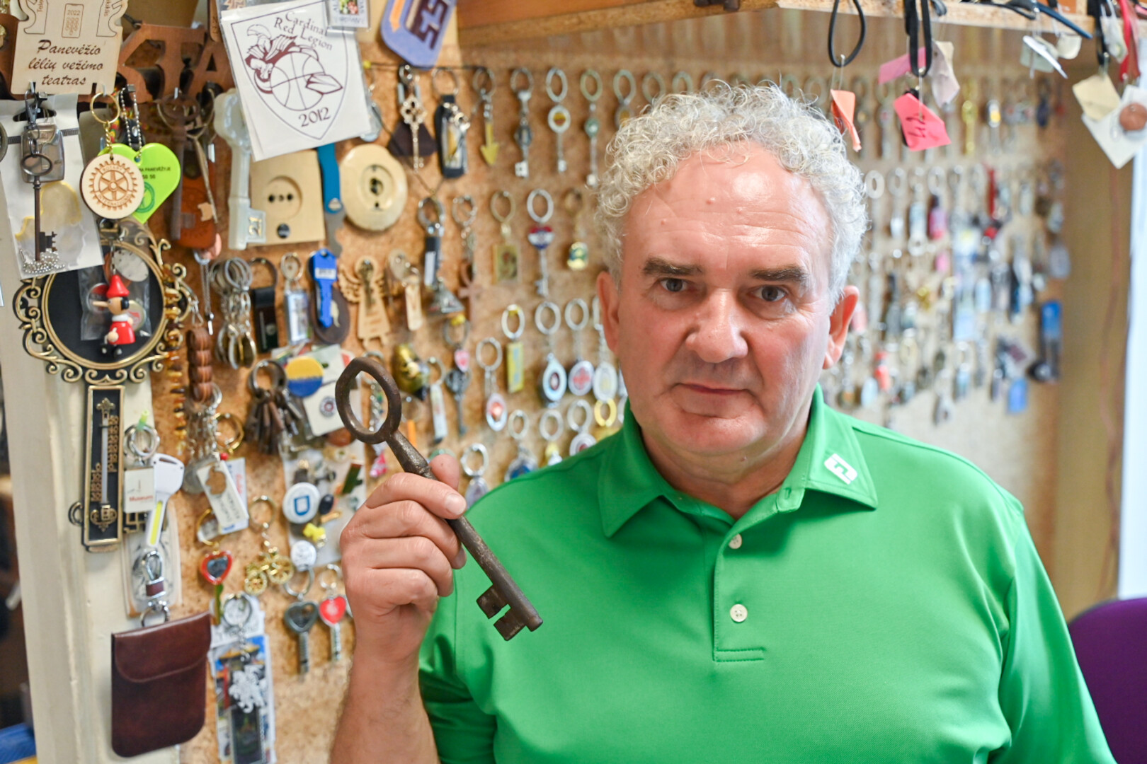 Antrojo laipsnio nudegimus patyrusį Alvydą Širką kamuoja žaizdos, bet širdį glosto iki ašarų jaudinanti panevėžiečių atjauta. G. KARTANO nuotr.