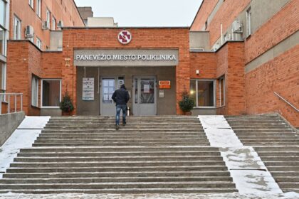 Sveikatos apsaugos ministerija eiles pas šeimos gydytojus bando trumpinti dalį jų krūvio perkeldama ant slaugytojų pečių.