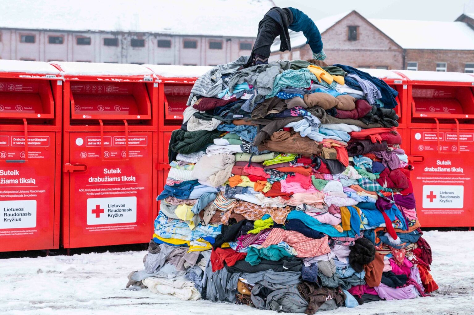 Nors kai kurie ekonomistai tvirtina, kad lietuviai niekuomet taip gerai negyveno kaip dabar, labdaros organizacijos mato kitą pusę.