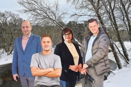 Sulaukus Naujųjų, neapleidžia naujos pradžios, naujų tikslų ir iššūkių nuojauta. Išmokti užsienio kalbos, pradėti sportuoti, numesti keletą kilogramų, išvykti į kelionę – naujamečiai pažadai ateinantiems metais liejasi kaip iš gausybės rago. Tačiau turbūt dažnas iš patirties žino, kad juos įgyvendinti neretai tampa sunkiau, nei atrodo. Panevėžiečių klausiame, ką metų sandūroje jie pasižadėjo?