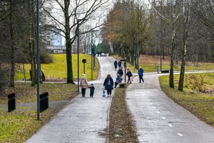 Eltos užsakymu atlikta reprezentatyvi apklausa rodo, kad ir toliau daugėja tvirtinančių, jog reikalai Lietuvoje pastaruoju metu iš esmės krypsta į gerąją pusę.