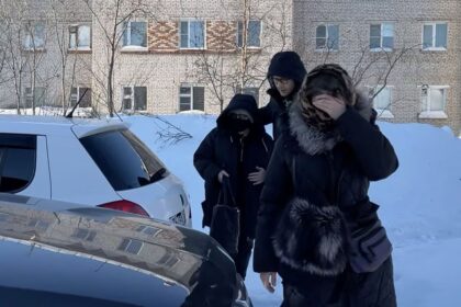 Rusijos opozicijos lyderio Aleksejaus Navalno bendražygiai patvirtino jo mirtį. Aktyvisto motina gavo oficialų pranešimą.