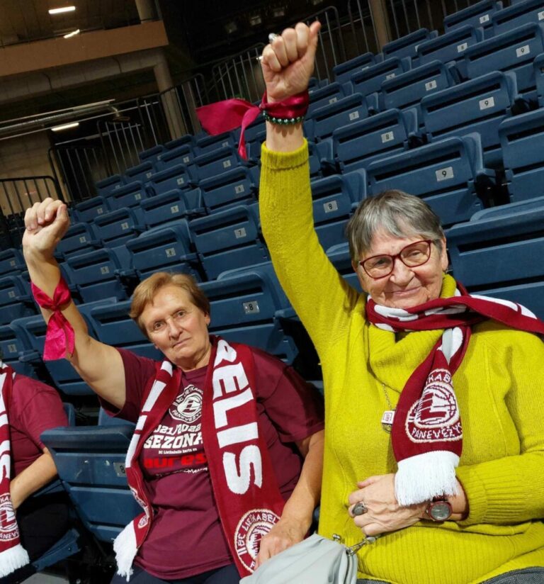 Aistruole, charizmatiška, padūkusia, o kartais – dar ir kiek priplaukusia moterimi girdi save vadinant Valentina Valuškienė iš Trakiškio.