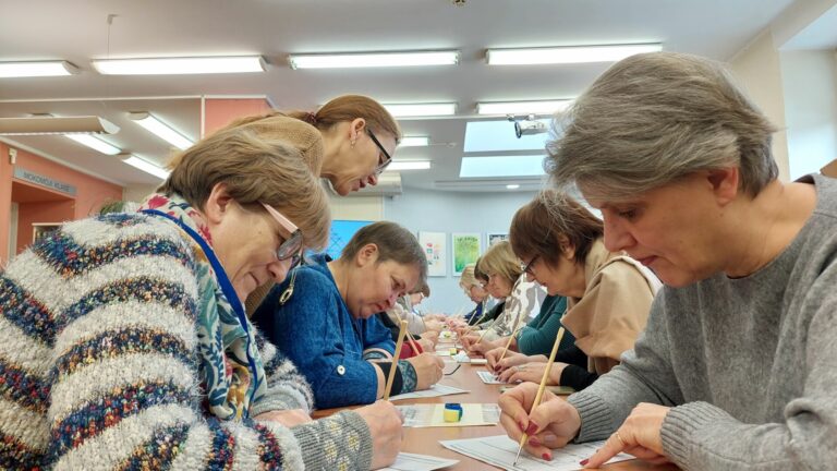 Terminą „kaligrafija“ esame girdėję visi, tačiau kartais sunku įsivaizduoti, kas už jo slepiasi. Rašymo istorija, naujų stilių paieškos ar tiesiog daili rašysena?