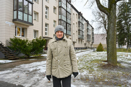 Miesto centre, Nepriklausomybės aikštės 9-ojo daugiabučio gyventojai daug metų nenaudojamą apdulkėjusį bendrą rūsį pavertė slėptuve.