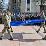 Drauge su visa šalimi panevėžiečiai mini Lietuvos narystės NATO dvidešimtmetį.