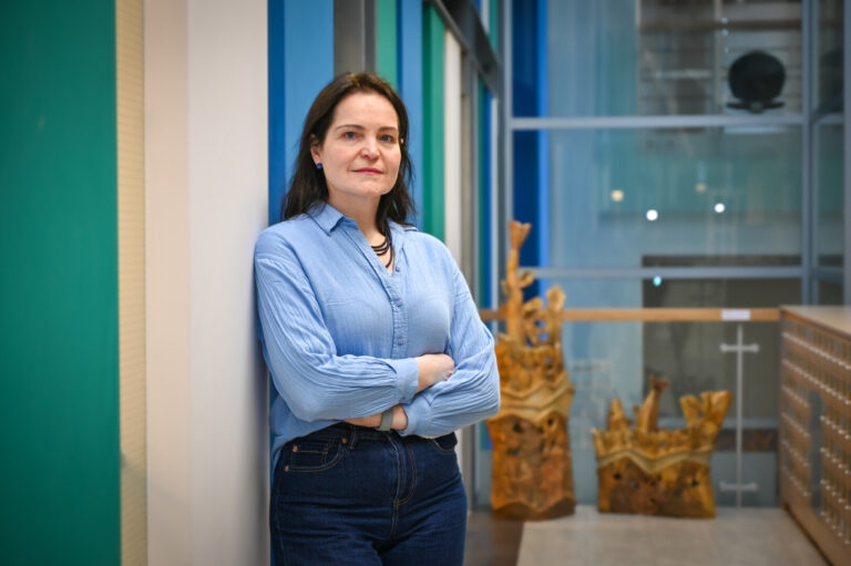 Pažįstantieji Gitaną Mileikaitę pajuokauja, kad iš jos liko pusė žmogaus. Išvydę penkiasdešimtmetį perkopusią moterį, ima dvejoti: ar čia tikrai Gitana, ar kuri iš jos dukterų?