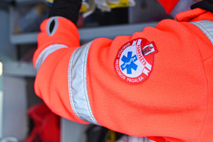 Lėkdami pas ligonius greitosios medikai niekada nežino, su kuo teks susidurti. Grasinimai, keiksmai – tokia gelbėtojų darbo kasdienybė.