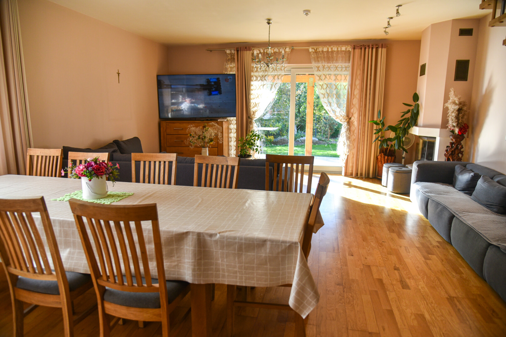 Jotainių socialinės globos namams priklausantys grupinio gyvenimo namai žmonėms, turintiems intelekto ar protinę negalią, kiek daugiau nei ketverius metus veikia Venslaviškio gatvėje. P. ŽIDONIO nuotr.