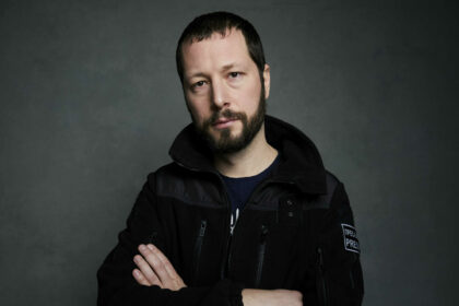 Mstislavas Černovas – Ukrainos Pulicerio premijos laureatas, kino režisierius ir karo korespondentas, dabar žinomas ir kaip pirmojo Ukrainos istorijoje „Oskaro“ laimėtojas. Visgi ukrainiečių režisierius sako, kad mieliau nelaikytų aukščiausio kino apdovanojimo rankose