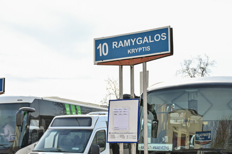 Išlaikyti esamus ir į kaimus pritraukti naujų darbuotojų Panevėžio rajono savivaldybė tikisi dosniau kompensuodama jiems kelionės į darbą išlaidas.