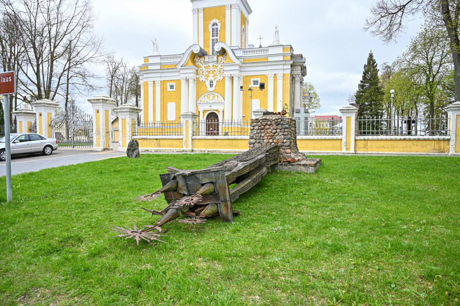 Visoje šalyje sekmadienį siautęs vėjas nuostolių pridarė ir Panevėžio tikinčiųjų bendruomenei.