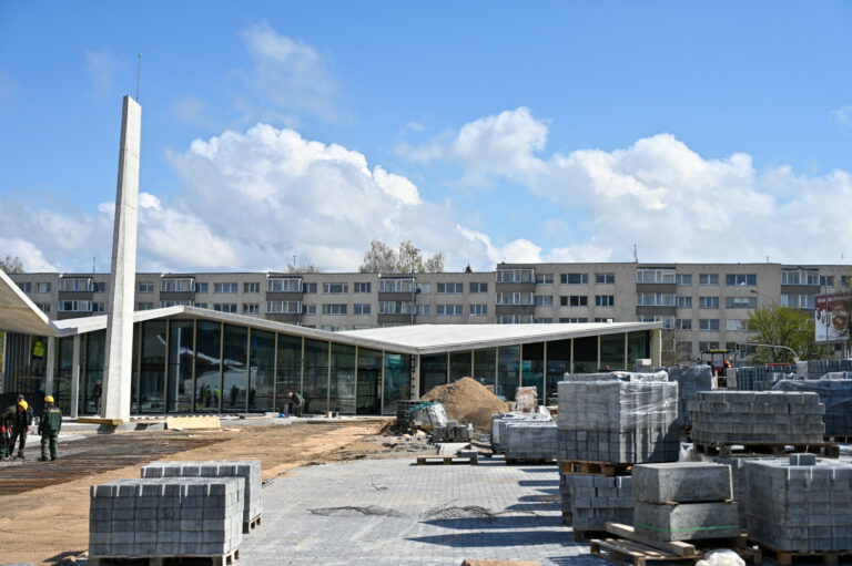 Kylančioje Panevėžio autobusų stotyje liko nepadaryta mažiau nei penktadalis statybos darbų.