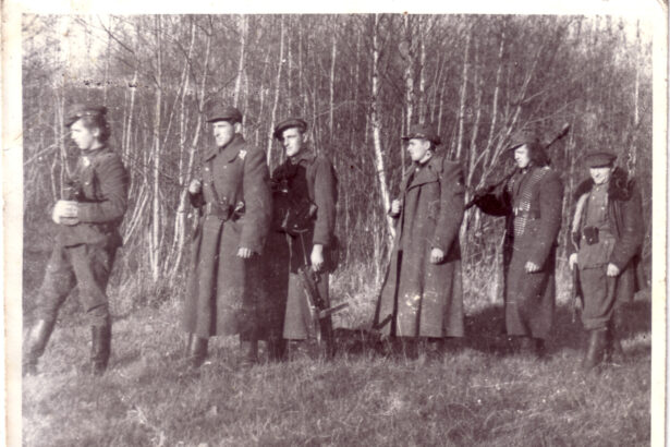 Sovietų valdžiai neužteko vien ginklu palaužti partizaninį pasipriešinimą. Lygiagrečiai buvo vykdomas ir kitas karas – informacinis.