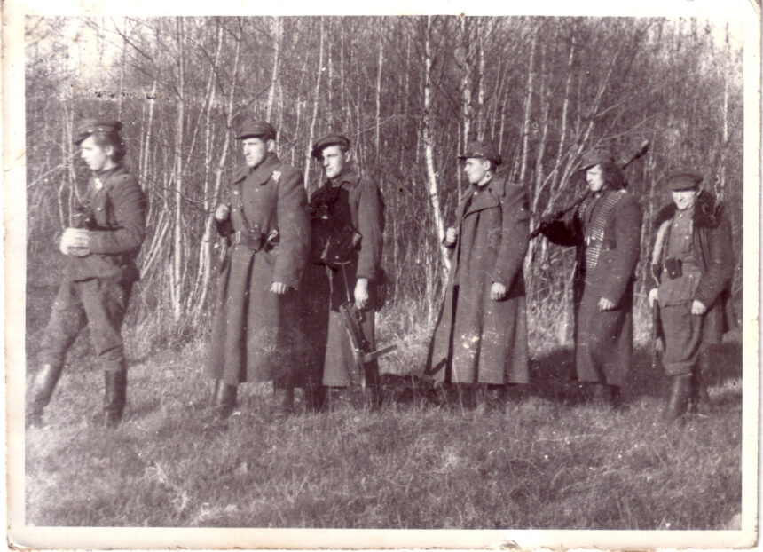 Sovietų valdžiai neužteko vien ginklu palaužti partizaninį pasipriešinimą. Lygiagrečiai buvo vykdomas ir kitas karas – informacinis.
