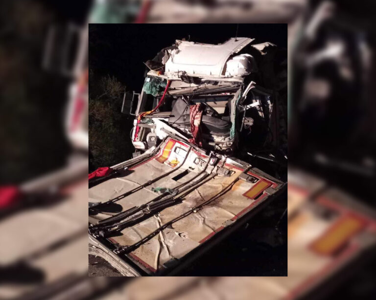 Penktadienio vakarą keliu iš Panevėžio į Rygą automobilį su puspriekabe vairavęs vyras atsitrenkė į ta pačia kryptimi važiavusį kitą automobilį su puspriekabe ir žuvo.