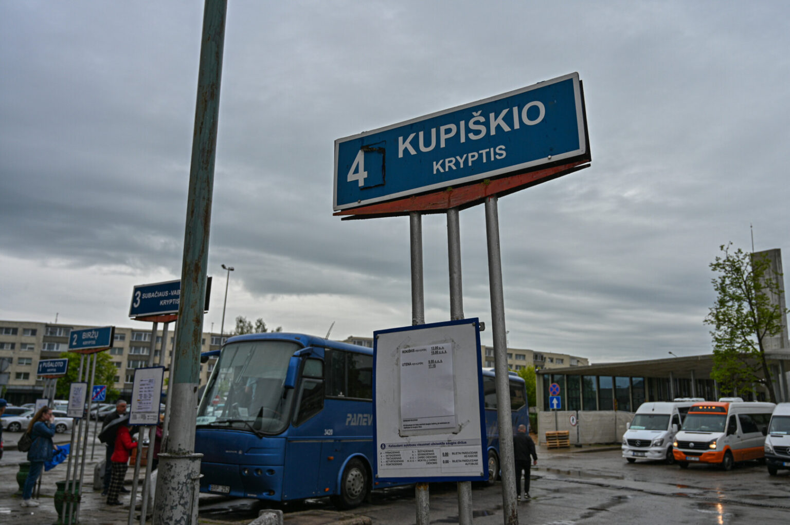 Po pandemijos kaimą nuo miesto gerokai atskyrė sumažinti keleivinių autobusų reisai, bet prie to prisidėjo dar ir tarpinėse stotelėse nestojantieji.