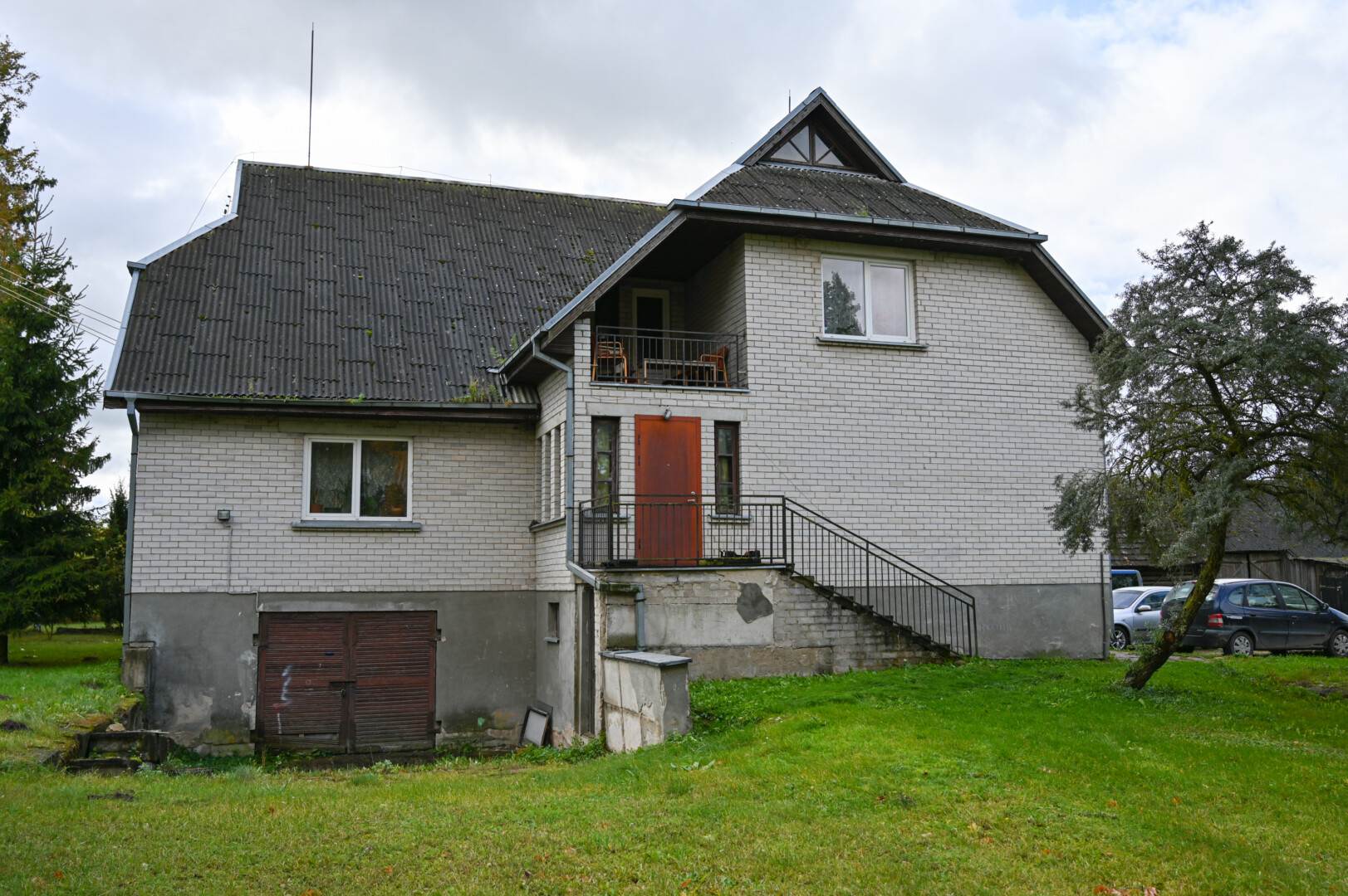 Panevėžio rajono vadovams – galvos skausmas, ką daryti su Grigaliūnų įkurtai šeimynai Savivaldybės statytu namu. Kadangi šeimyna išregistruota, namas turėtų būti grąžintas. P. ŽIDONIO nuotr.