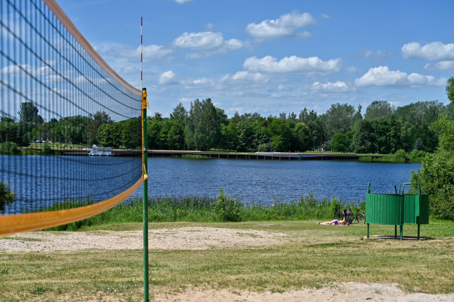 Natūralumą propaguojantys ir visus drabužius nusimetantys vasaros pramogų mėgėjai Panevėžyje turės savo vietą, kur, nevarstomi smalsių žvilgsnių, galės lepintis saule tokie, kokius juos sukūrė gamta.