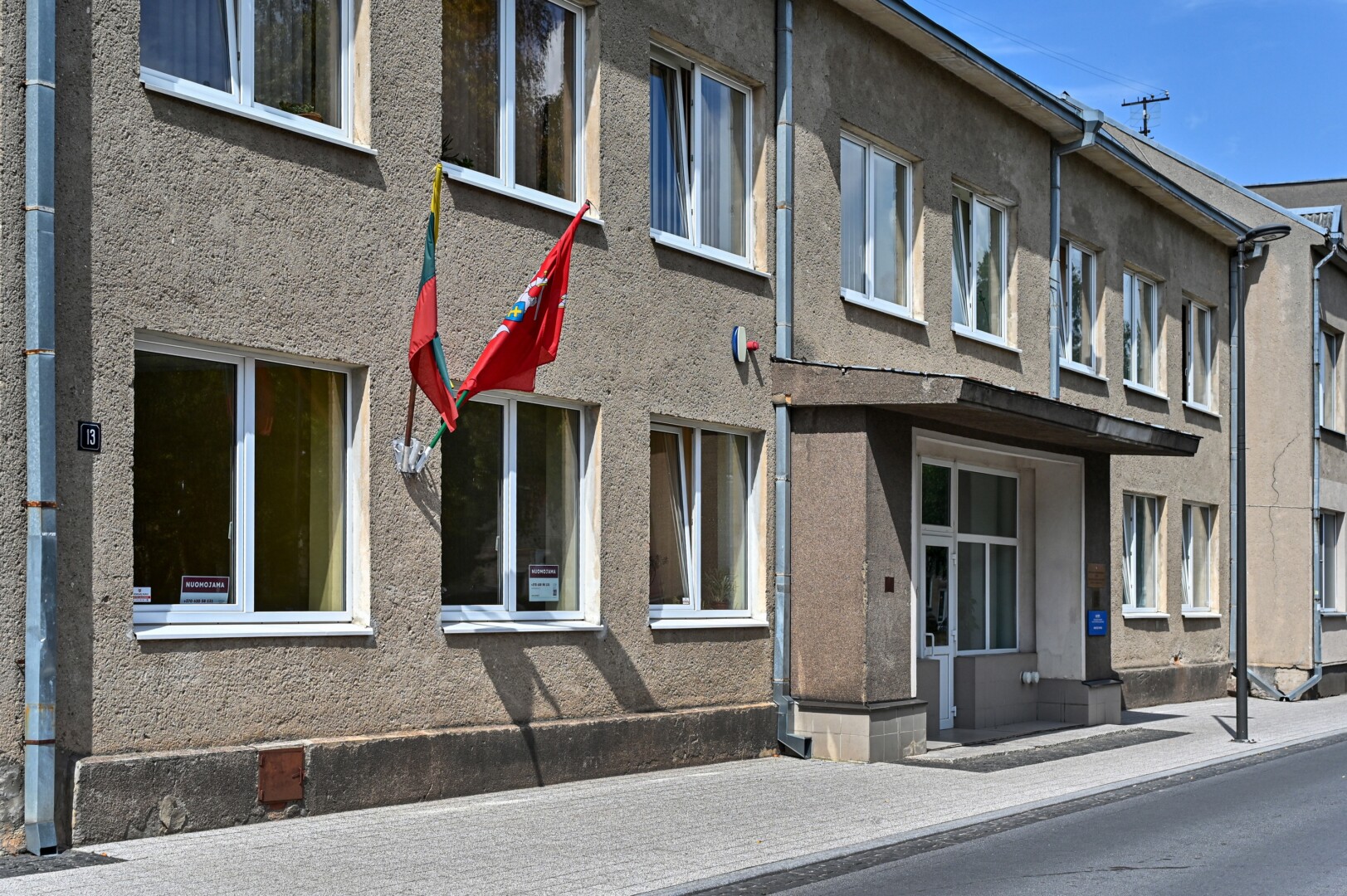 Jau paviešinta informacija, kad bus parduodamas Nacionalinio visuomenės sveikatos centro pastatas Panevėžyje, nors kur dirbs jo darbuotojai – nežinia. G. KARTANO nuotr.