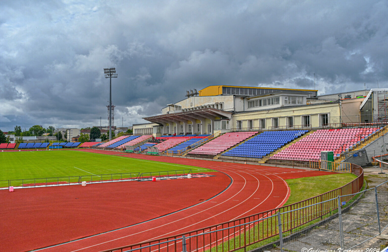 Dar šią vasarą Panevėžys turės suremontuotą futbolo stadioną Smėlynės gatvėje. Kitąmet laukia Beržų gatvėje statomo didžiausio Lietuvoje pripučiamo stadiono atidarymas.