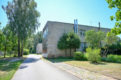 Mirties fabriku išvadinę Šilagalio pašonėje ketinamą statyti krematoriumą, kaimo gyventojai kaltina Panevėžio rajono valdžią nesiimant žygių, kad toks statinys būtų nukeltas kur nors į miškus.