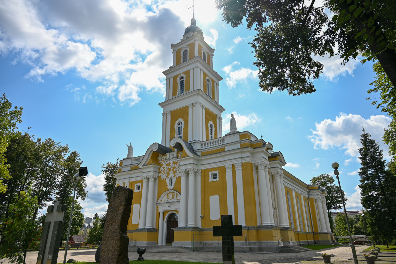 Ne vienas katedros lankytojas turbūt pastebėjo, kad žvelgiant į šią šventovę iš išorės, ji atrodo mažesnė, nei yra iš tikrųjų. P. ŽIDONIO nuotr.