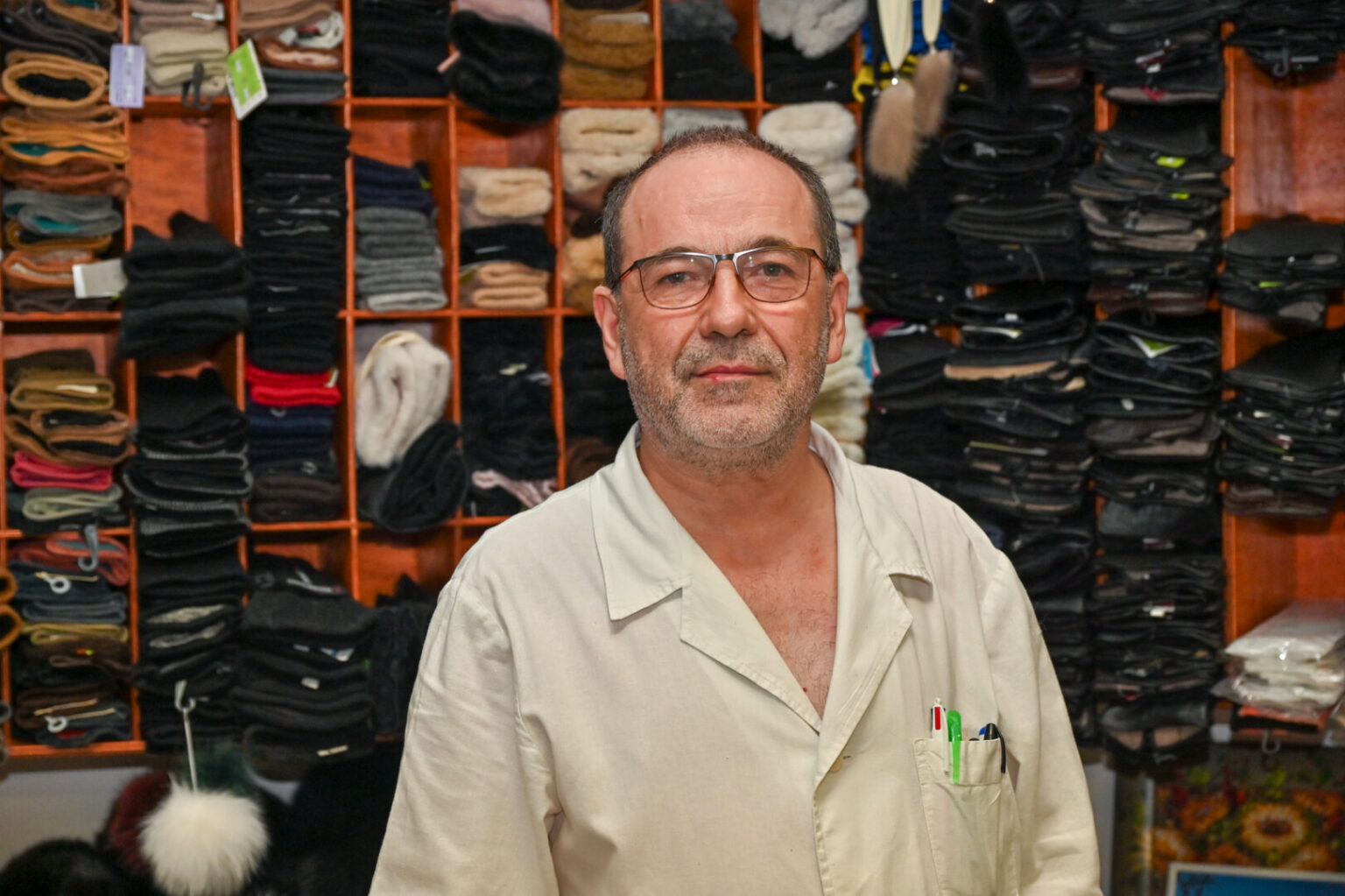 Iš pasaulio kultūros lopšio Florencijos grynakraujis florentietis Mauricijus Saturnis gyventi į Panevėžį persikėlė prieš devyniolika metų. Į Aukštaitijos sostinę jis perkėlė ir Italijoje savo įkurtą kailių bei odos gaminių verslą.