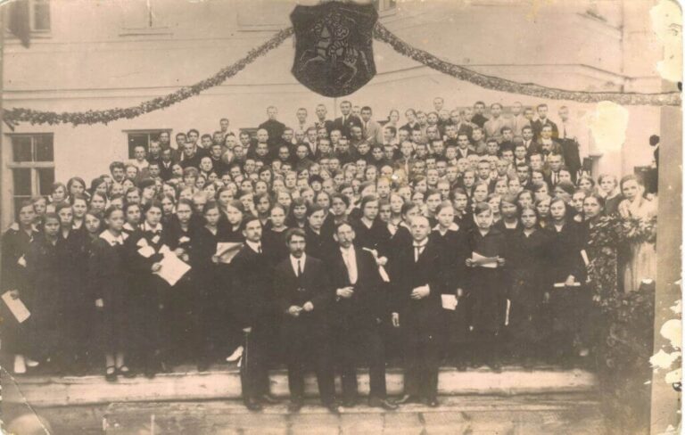 Panevėžio kraštas turi gilias chorinio dainavimo tradicijas.