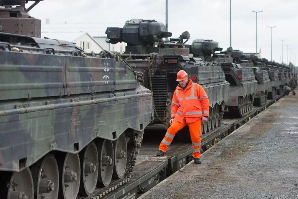 „Rail Balticos“infrastruktūra bus pritaikyta sunkiajai karinei įrangai, pavyzdžiui, tankams ir šarvuotosioms transporto priemonėms, kurias sudėtinga gabenti keliais.