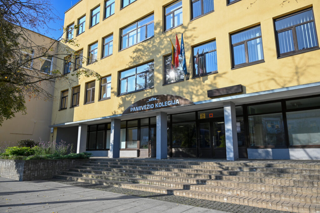 Prastėjanti demografinė situacija ir reikalavimas aukštųjų mokyklų duris atverti tik išlaikiusiems tris valstybinius, tarp jų ir matematikos, egzaminus, koreguoja universitetų bei kolegijų veiklą.